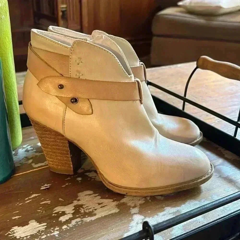 Francesca’s Karine size 6 women’s booties, heels, beige and tan